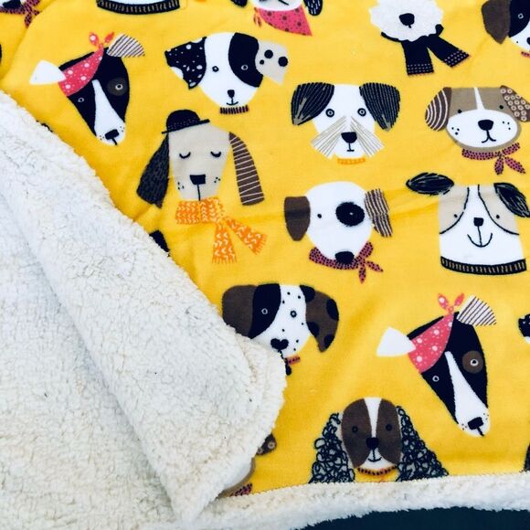Dog Faces Plush Sherpa Yellow Pet Throw Blanket - Picture 1 of 3